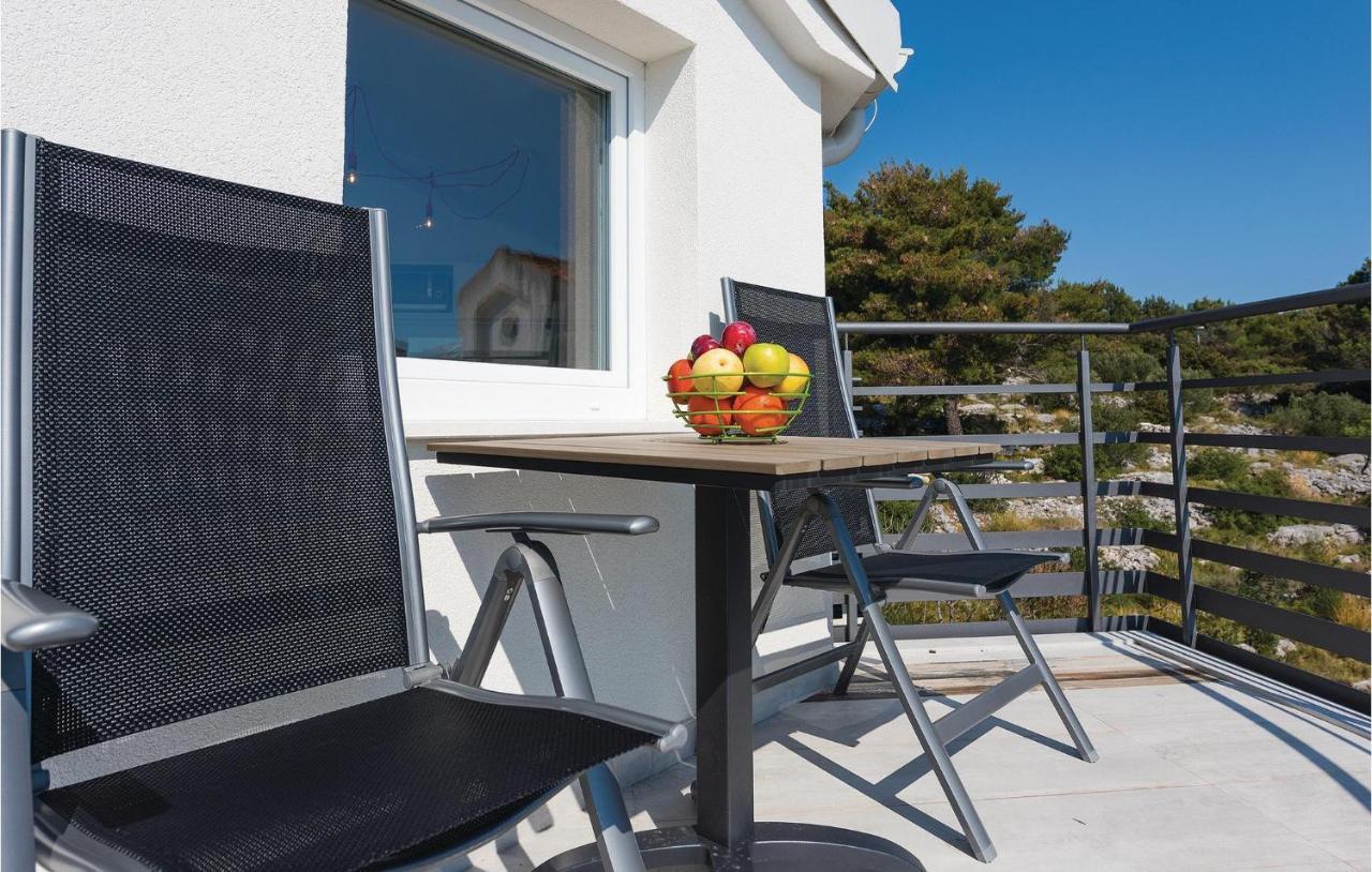 Cozy Apartment In Brodarica With Wifi Exterior photo